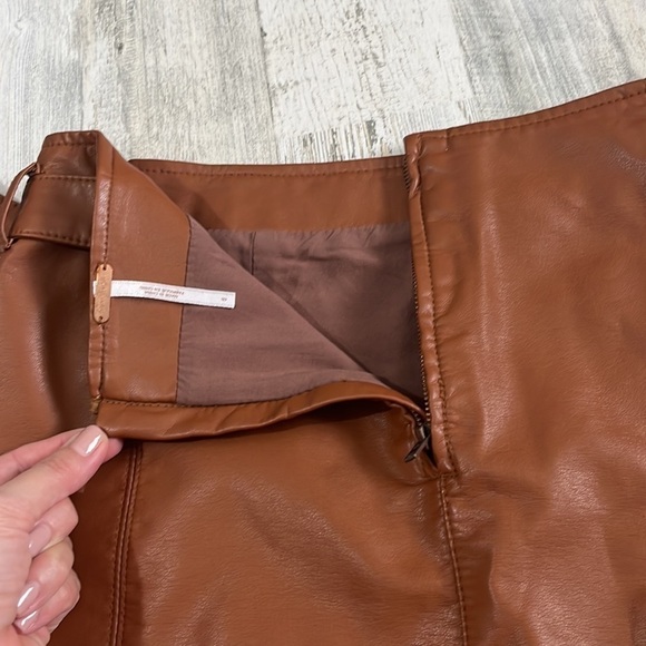 Free People Charli Brown Leather Mini Skirt Size 6 - Picture 12 of 12
